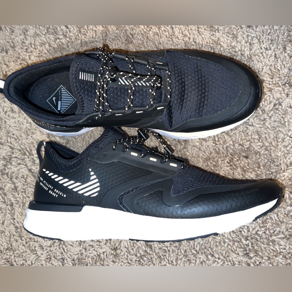 Nike Running Utility Shield- Odyssey React - image 1
